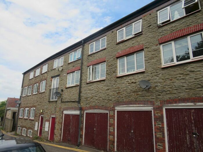 1 Bedroom Flat To Rent In Ansteys Road, Hanham, Bristol, BS15