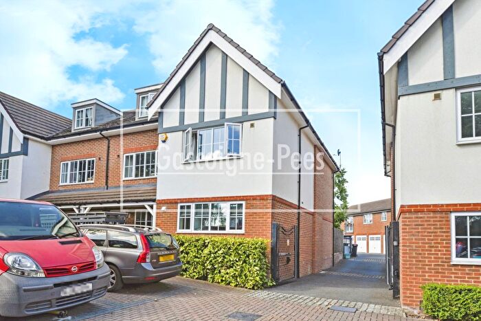 4 Bedroom Property To Rent In Cuddington Avenue, Worcester Park, KT4