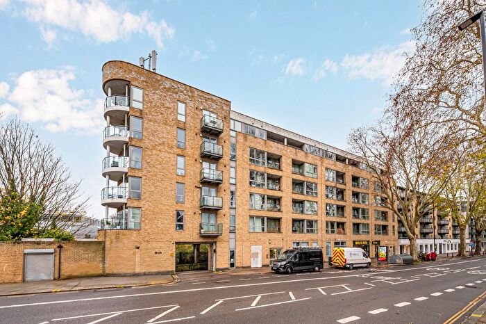 2 Bedroom Flat To Rent In Chiswick High Road, Turnham Green, W4