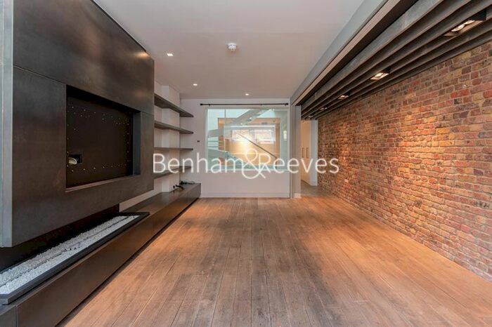 4 Bedroom Mews House To Rent In Ennismore Mews, Knightsbridge, SW7