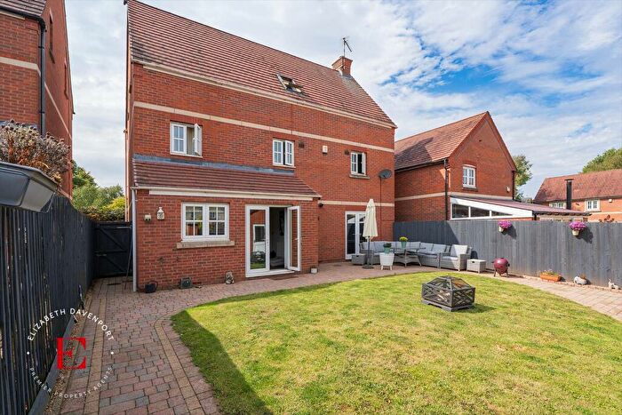 5 Bedroom Detached House For Sale In Fennyland Lane, Kenilworth, CV8