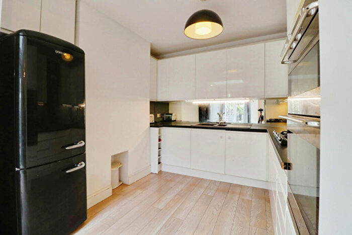 3 Bedroom Terraced House To Rent In Park Street, Westcliff-on-sea, SS0