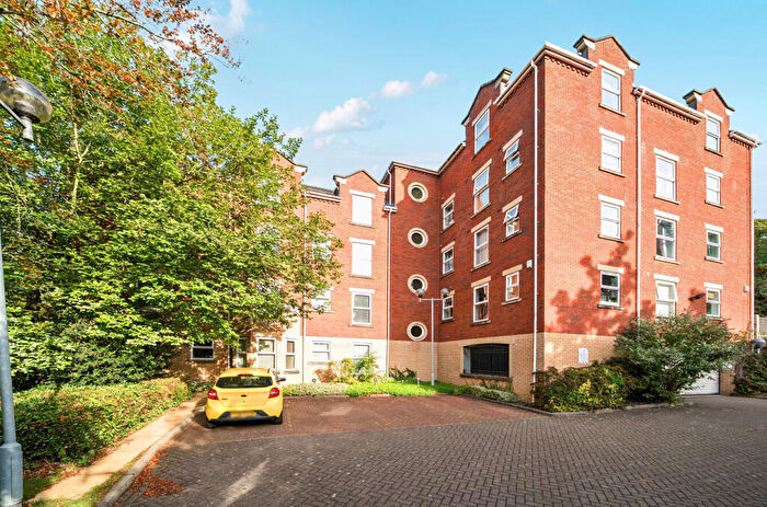 2 Bedroom Flat For Sale In Cardigan Road, Headingley, Leeds, LS6