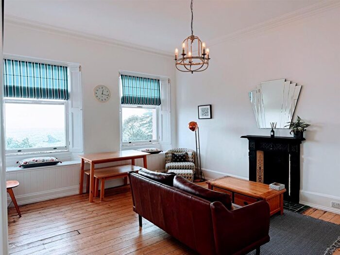 2 Bedroom Flat To Rent In Hesketh Crescent, Torquay, TQ1