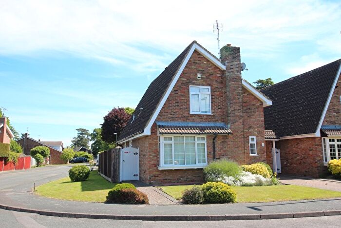 2 Bedroom Detached House To Rent In Allingham Gardens, Horsham, RH12