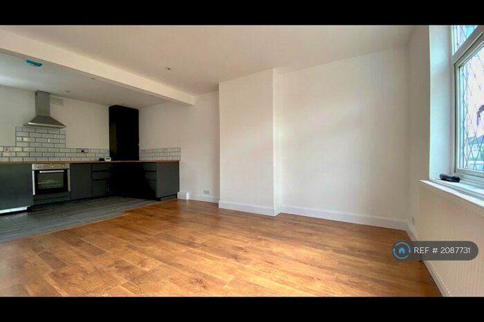 3 Bedroom Semi-Detached House To Rent In Greenway, Pinner, HA5