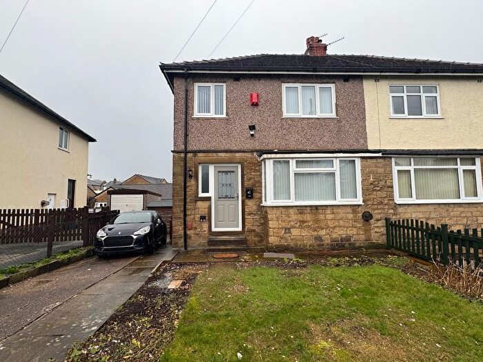 3 Bedroom Semi Detached House To Rent In Grosvenor Road, Huddersfield, HD5