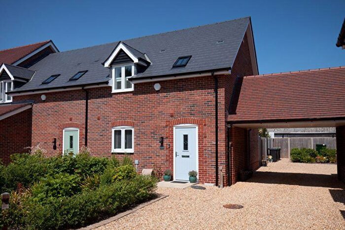 2 Bedroom End Of Terrace House For Sale In Chantry Mews, Motcombe, SP7