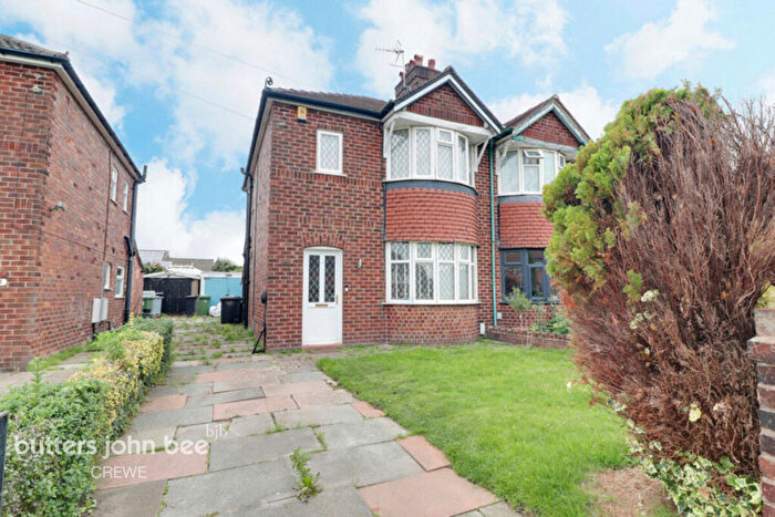 3 Bedroom Semi-Detached House For Sale In Mablins Lane, Crewe, CW1