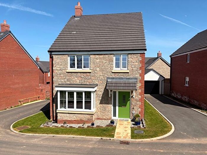 4 Bedroom Detached House For Sale In Higher Ash Close, Gittisham, EX14