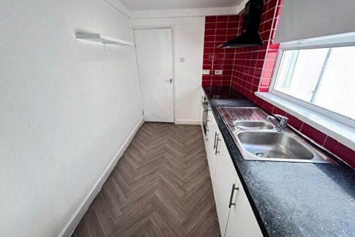 2 Bedroom Flat To Rent In Spring Gardens Place Cardiff, CF24