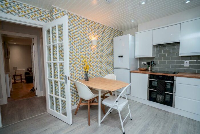 2 Bedroom Flat To Rent In Crown Street, Aberdeen, AB11