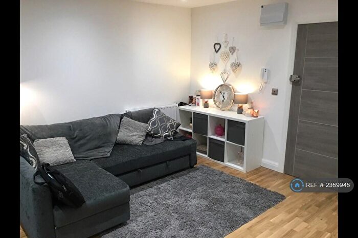 1 Bedroom Flat To Rent In Oakfield House, London, E17