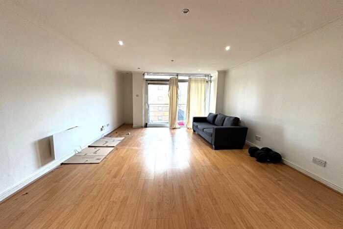 2 Bedroom Apartment To Rent In Hull Place, E16