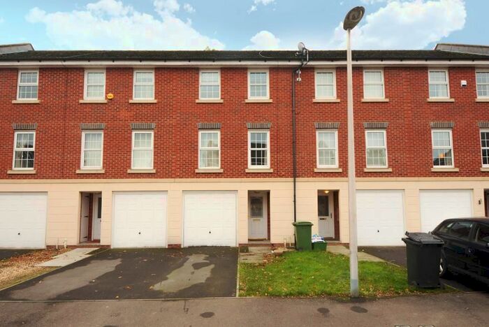 3 Bedroom Terraced House To Rent In Newbury, Berkshire RG14