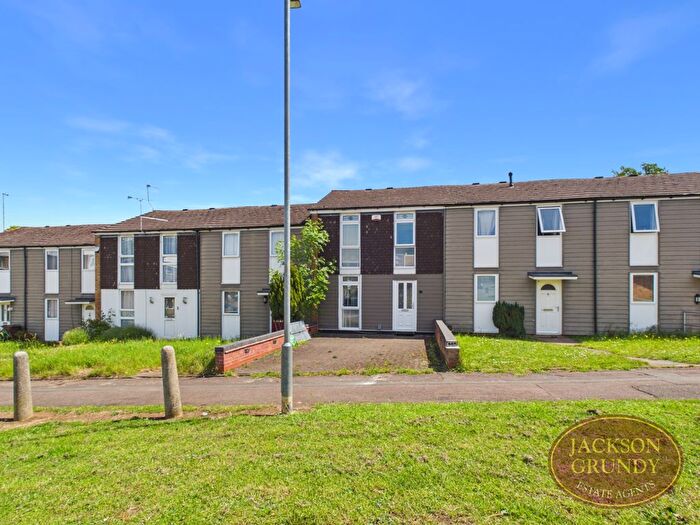 3 Bedroom Terraced House For Sale In Southwood Hill, Northampton, NN4