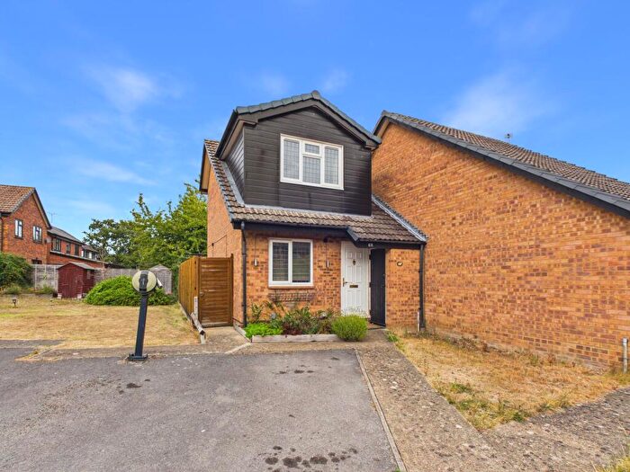 2 Bedroom Semi Detached House For Sale In Measham Way, Lower Earley, RG6