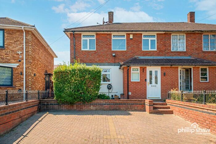 3 Bedroom Semi Detached House For Sale In Green Lane, Edgware, HA8