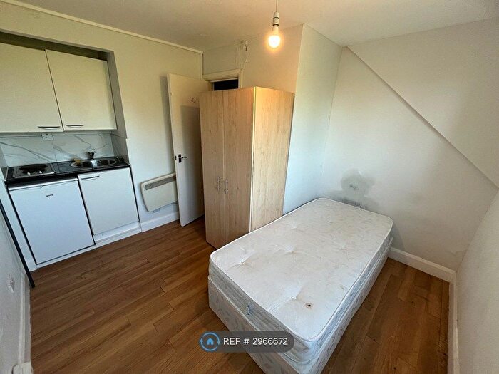 Studio To Rent In Church Road, London, E10