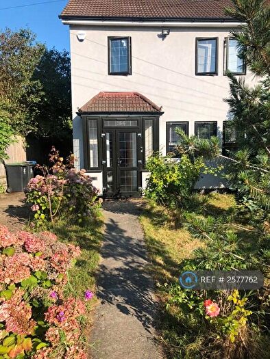 4 Bedroom Semi-Detached House To Rent In Chester Road Loughton Essex, Loughton, IG10