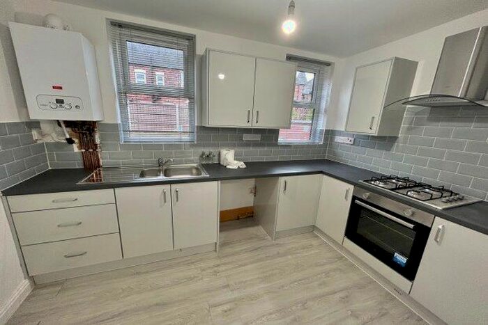 1 Bedroom Flat To Rent In Grosvenor Road, Manchester, M16