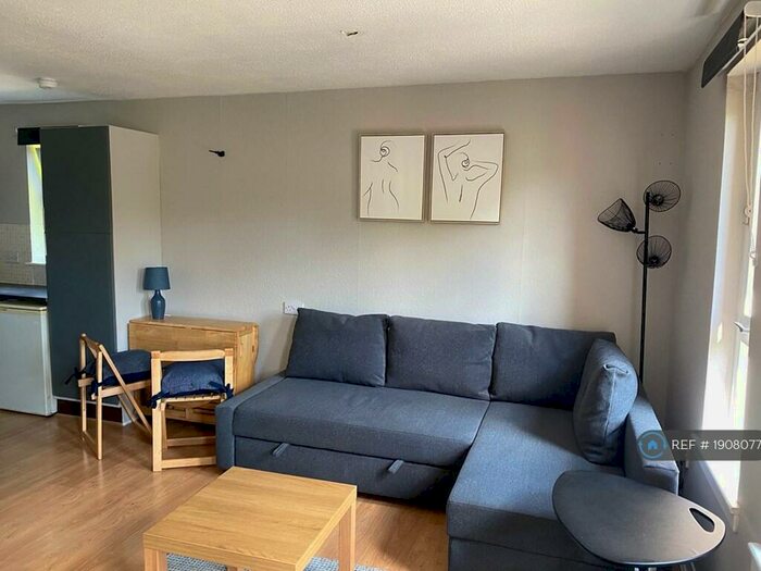 Studio To Rent In North Woodside Rd, Glasgow, G20