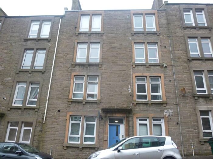 3 Bedroom Flat To Rent In Peddie Street, Dundee, DD1