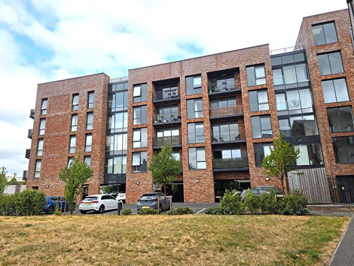 1 Bedroom Flat For Sale In Wharf Road, Altrincham, WA14