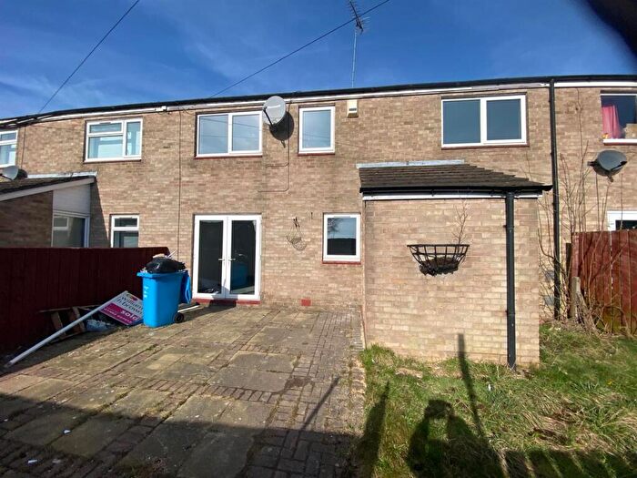 3 Bedroom House To Rent In Dalwood Close, Bransholme, Hull, HU7