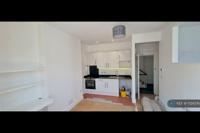 Studio To Rent In Selborne Road, Hove, BN3