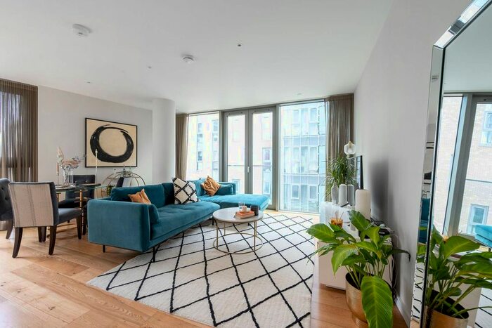 2 Bedroom Flat To Rent In Eastfields Avenue, East Putney, London, SW18