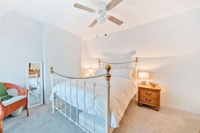 2 Bedroom Cottage For Sale In Yonder Street, Hooe Lake, PL9