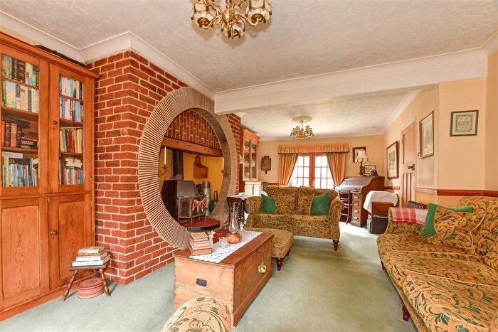 3 Bedroom Semi-detached House For Sale In Babs Oak Hill, Sturry, Canterbury, Kent, CT2