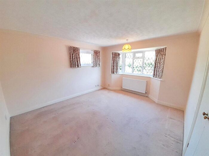 2 Bedroom Detached Bungalow For Sale In Burndell Road, Yapton, BN18