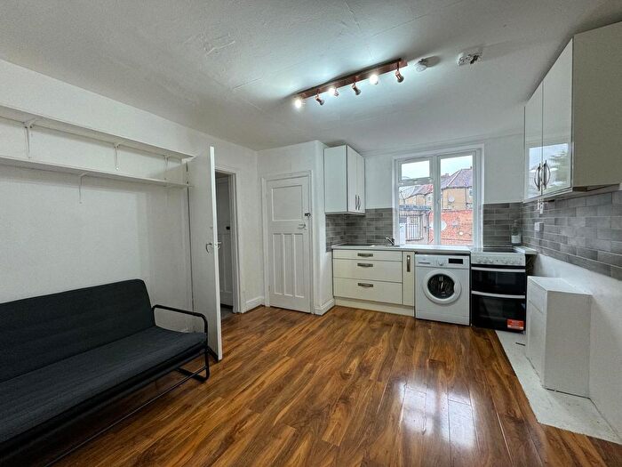 Studio To Rent In Allington Road, London, NW4