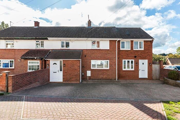 4 Bedroom Semi-Detached House For Sale In Bretch Hill, Banbury, OX16