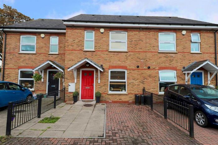 3 Bedroom Terraced House To Rent In Rosedene Mews, Cowley, Uxbridge, UB8