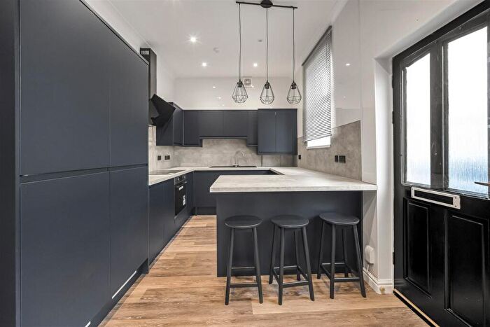 6 Bedroom House To Rent In Northcote Street, Roath, CF24