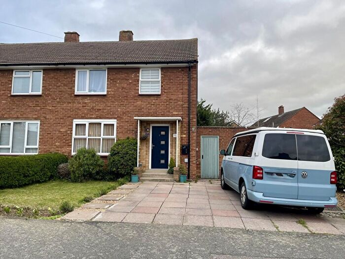 3 Bedroom Semi-Detached House For Sale In Mead End, Biggleswade, SG18