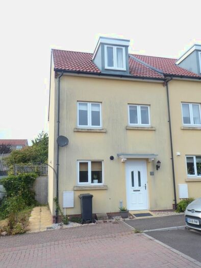 3 Bedroom Property To Rent In Dukes Way, Axminster, Devon, EX13