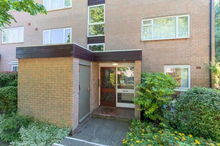 1 Bedroom Flat To Rent In Green Acres, Croydon, CR0