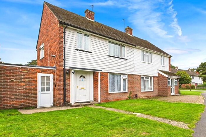 3 Bedroom Semi Detached House For Sale In Long Grove, Baughurst, Tadley, Hampshire, RG26