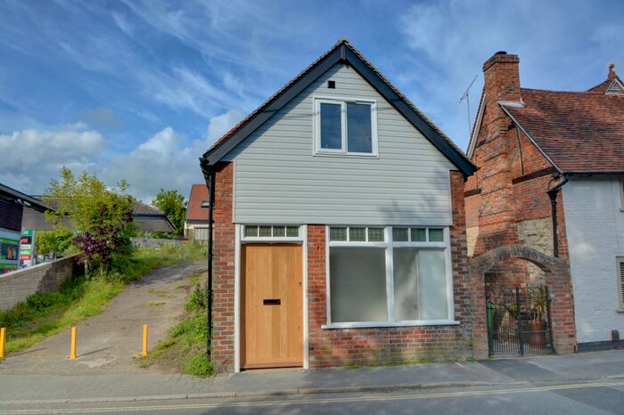 1 Bedroom Flat To Rent In Sussex Road, Petersfield GU31