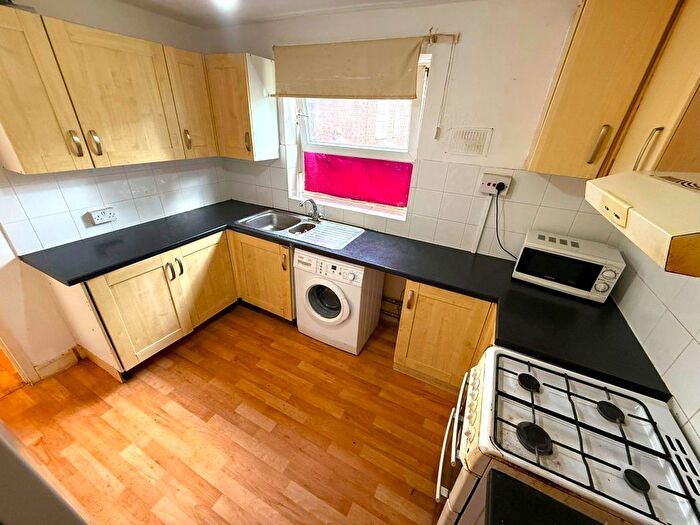1 Bedroom Flat To Rent In Thornhill Gardens, Barking, IG11