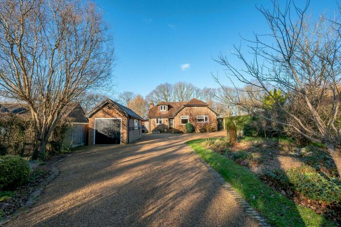 4 Bedroom Detached House For Sale In Emms Lane, Brooks Green, RH13