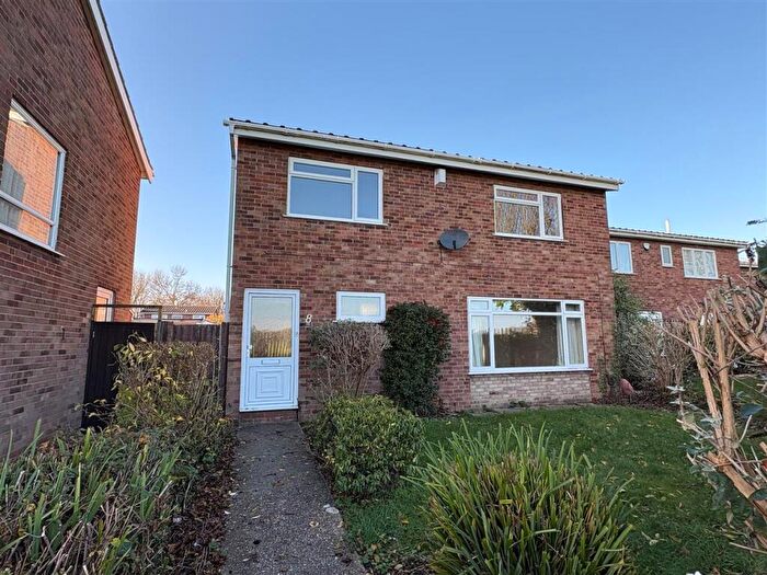 4 Bedroom Detached House For Sale In Flint Way, Bedford, MK41