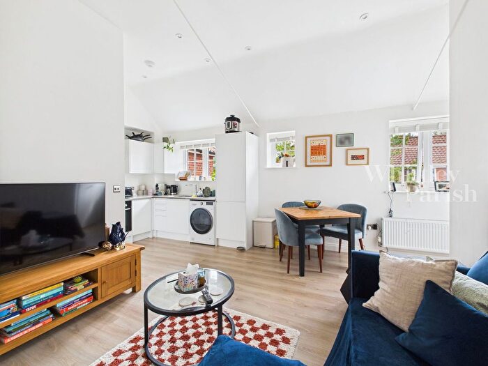 2 Bedroom Flat For Sale In Kerrison Gardens, Thorndon, IP23