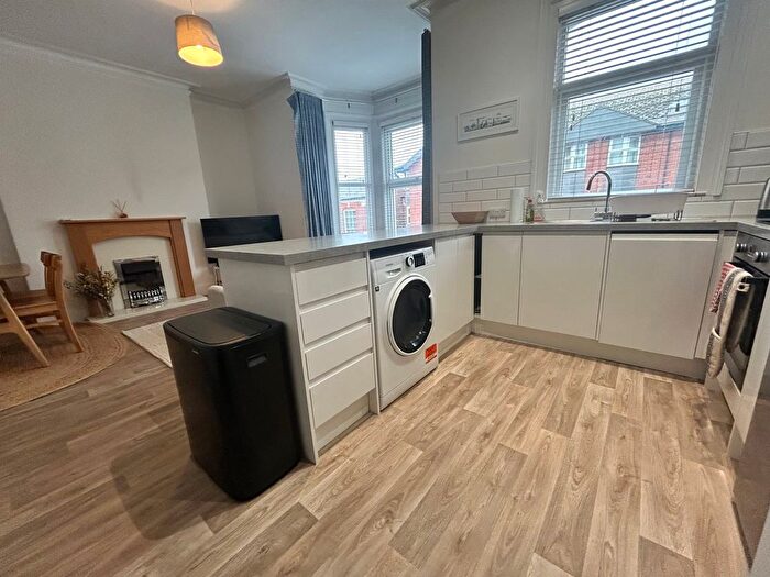 1 Bedroom Flat To Rent In Imperial Road, Exmouth, EX8
