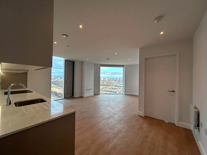 2 Bedroom Flat To Rent In Dantzic Street, Manchester, M4