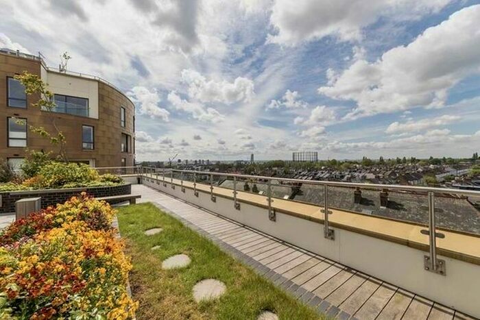 2 Bedroom Flat For Sale In Chamberlayne Road, London, NW10